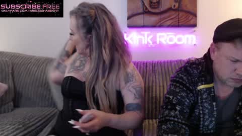 ASSleigh Abbott online show from 3, 2, 2025