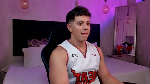 Snapshot of astonhills chatting on 11, 4, 2026 astonhills online show from 11, 4, 2026