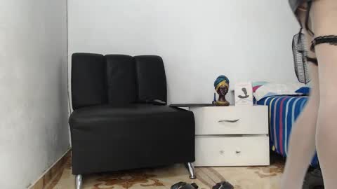 Snapshot of astrid__v chatting on 25, 11, 2025 Astrid online show from 25, 11, 2025