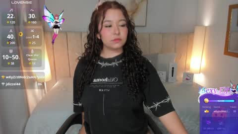 Snapshot of atena_cuteee chatting on 25, 1, 2025 sofia online show from 25, 1, 2025