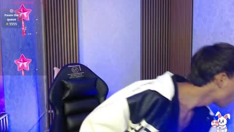 Atlas tay online show from 5, 4, 2026