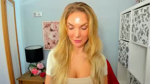 Snapshot of aullorasensual chatting on 2, 12, 2024 AulloraSensual online show from 2, 12, 2024