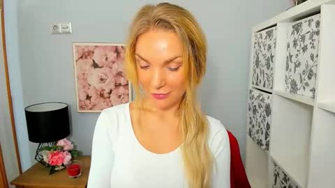 Snapshot of aullorasensual chatting on 3, 12, 2024 AulloraSensual online show from 3, 12, 2024