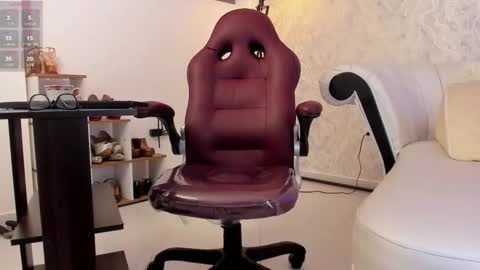 Aura sanders online show from 11, 3, 2026