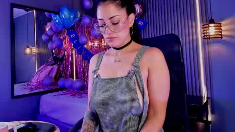 Aura online show from 11, 3, 2025