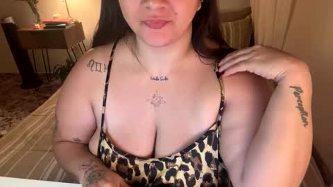 Aura online show from 3, 10, 2025