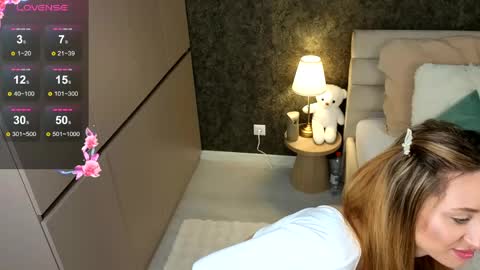 Aura online show from 17, 4, 2026