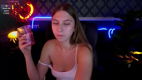 Nikol online show from 13, 9, 2025