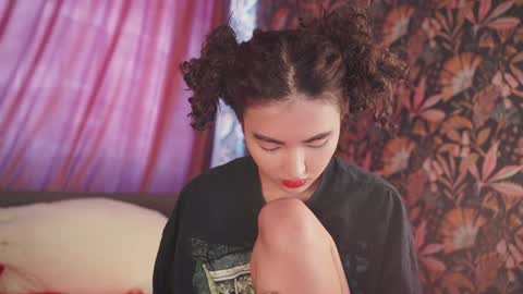 Snapshot of auromora chatting on 22, 12, 2024 Nayeon online show from 22, 12, 2024