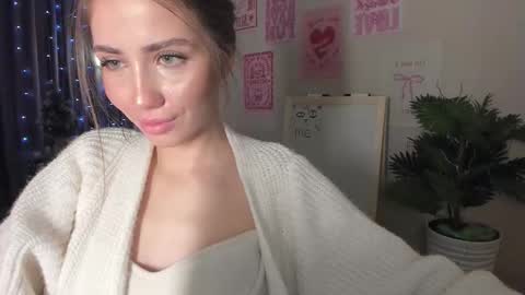 aurora_glow_211 online show from 6, 3, 2026