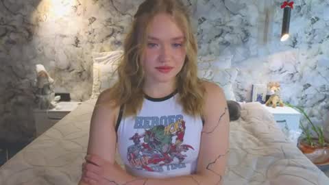 Snapshot of aurora_golden chatting on 25, 7, 2026 Kate online show from 25, 7, 2026
