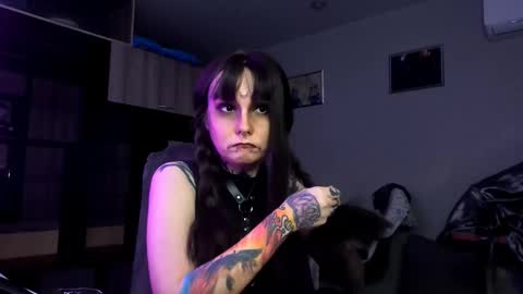 Snapshot of aurora_spell chatting on 3, 10, 2025 Milana online show from 3, 10, 2025