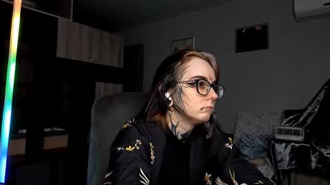 Snapshot of aurora_spell chatting on 9, 10, 2025 Milana online show from 9, 10, 2025