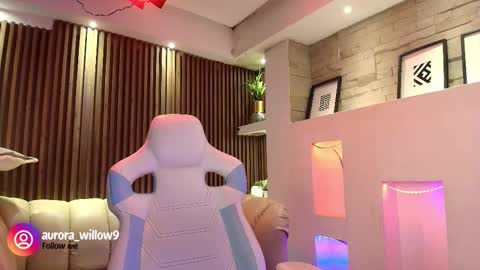 aurora_willow9 online show from 17, 12, 2025