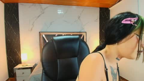 Snapshot of auroradiaz_ chatting on 30, 3, 2026 Aurora Diaz online show from 30, 3, 2026