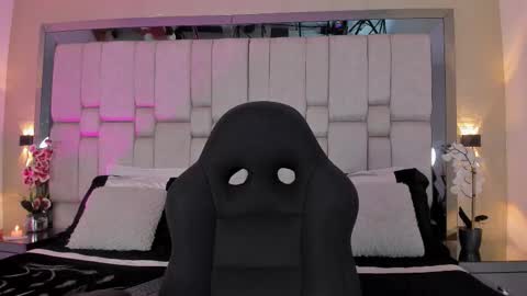 Aurora  online show from 27, 10, 2025