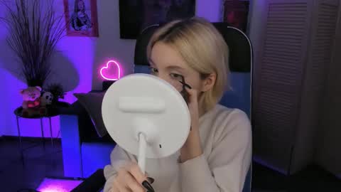 aurorawrenfield online show from 26, 11, 2025