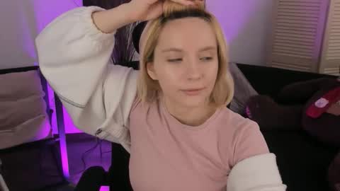 aurorawrenfield online show from 3, 2, 2026