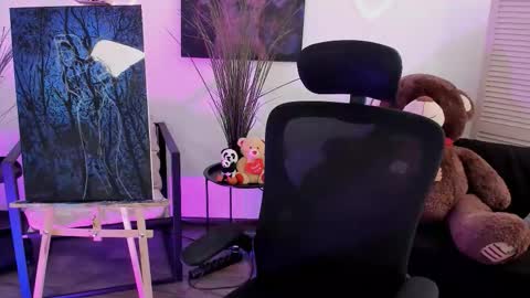 aurorawrenfield online show from 16, 3, 2026