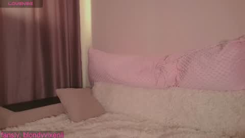 Snapshot of aurorryy1 chatting on 27, 7, 2026 Aurora online show from 27, 7, 2026