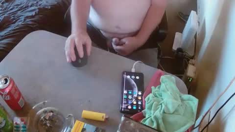 Snapshot of aussiebaker chatting on 18, 12, 2025 aussiebaker online show from 18, 12, 2025