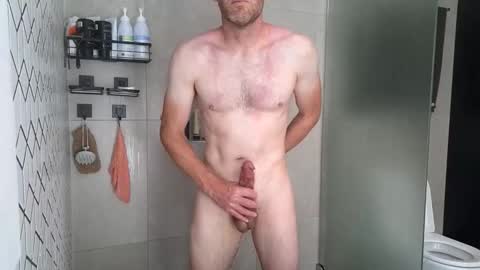 Snapshot of aussieweapon chatting on 31, 10, 2025 Nick online show from 31, 10, 2025