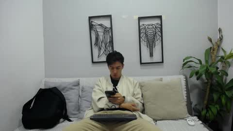 austinreeds online show from 24, 11, 2025