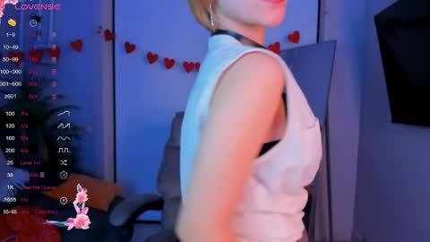 Snapshot of autumnwhisper_ chatting on 11, 4, 2026 Alice online show from 11, 4, 2026