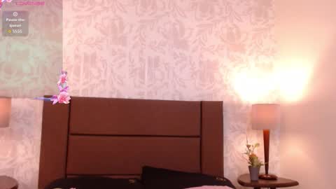 Ava  online show from 4, 12, 2025