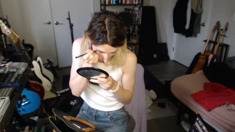 Ava online show from 2, 4, 2026