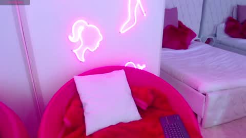 AVA online show from 4, 2, 2025