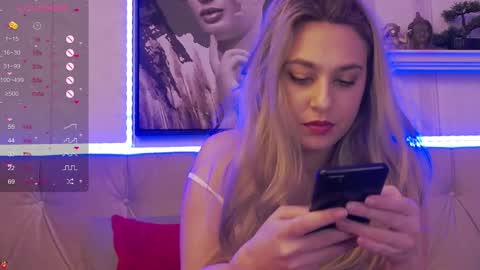 Snapshot of avablue_ chatting on 7, 2, 2025 online show from 7, 2, 2025