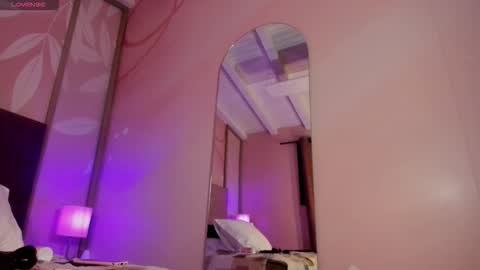 avawhiite online show from 22, 9, 2025