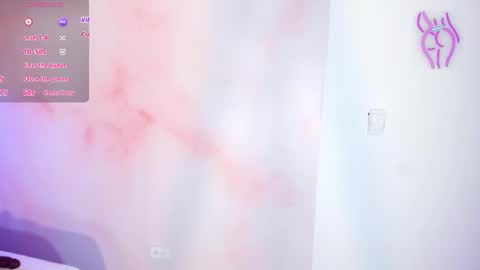 avawhiite online show from 26, 9, 2025