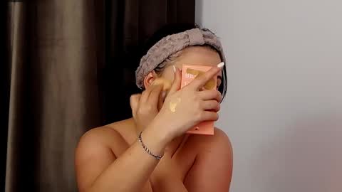 AveryWillow online show from 15, 1, 2025