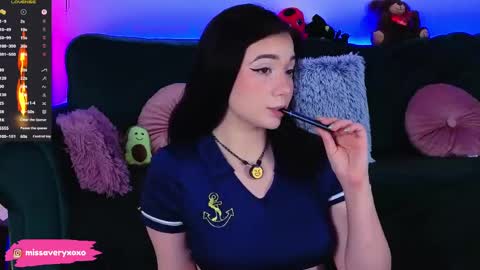 AveryWillow online show from 5, 4, 2026