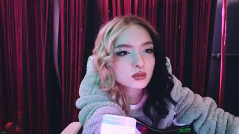 Avriel online show from 11, 3, 2025