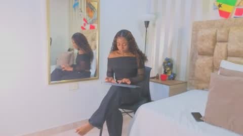 Snapshot of avis_lara chatting on 4, 7, 2026 AVIS online show from 4, 7, 2026
