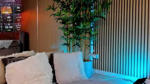 AVRILL CYRUX online show from 29, 1, 2025