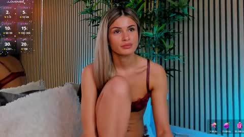 AVRILL CYRUX online show from 10, 3, 2025