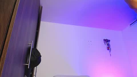 Independiente Model online show from 8, 1, 2026