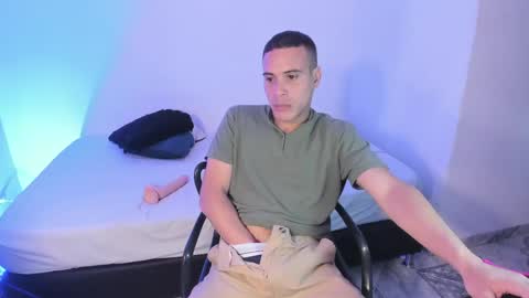 axel__fierro online show from 18, 4, 2026