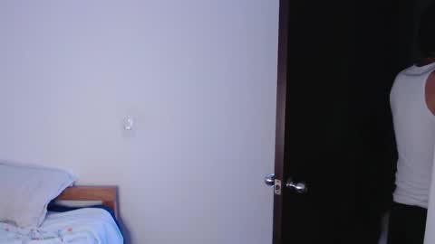 Snapshot of axel_davis_ chatting on 8, 10, 2025 axel davis online show from 8, 10, 2025