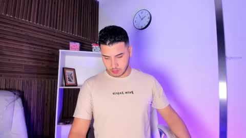 axel_grey_ online show from 1, 12, 2025