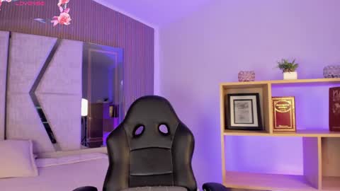 axel_grey_ online show from 7, 7, 2026