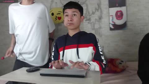 axel_milo_and_kairo online show from 25, 11, 2025