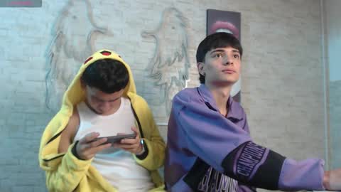 axel_milo_and_kairo online show from 18, 2, 2026