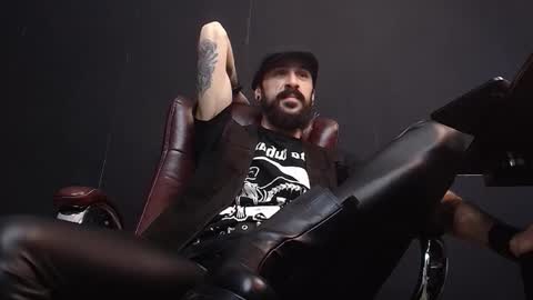 AxelColton online show from 8, 2, 2025