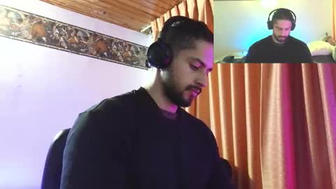 Snapshot of axelcr0ss chatting on 3, 10, 2025 axelcr0ss online show from 3, 10, 2025