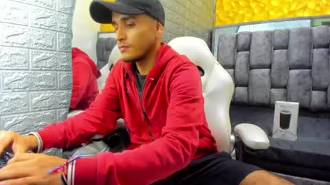 Axell Cross2 online show from 6, 3, 2025